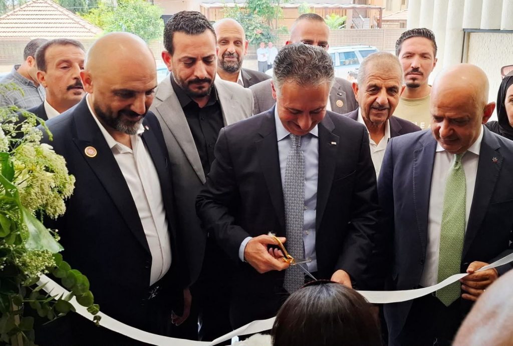 وزير الصناعة والتجارة والتموين يدشن المبنى الجديد لغرفة تجارة مادبا ..